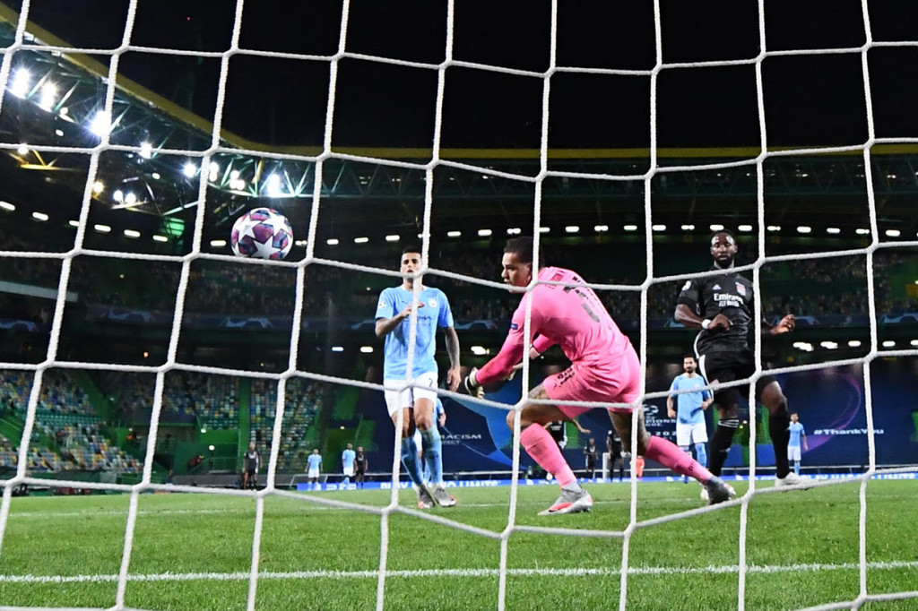 Namun, skor 1-1 hanya bertahan sembilan menit. Lyon kembali unggul pada menit ke-78 setelah Moussa Dembele menuntaskan umpan Houssem Aouar. 