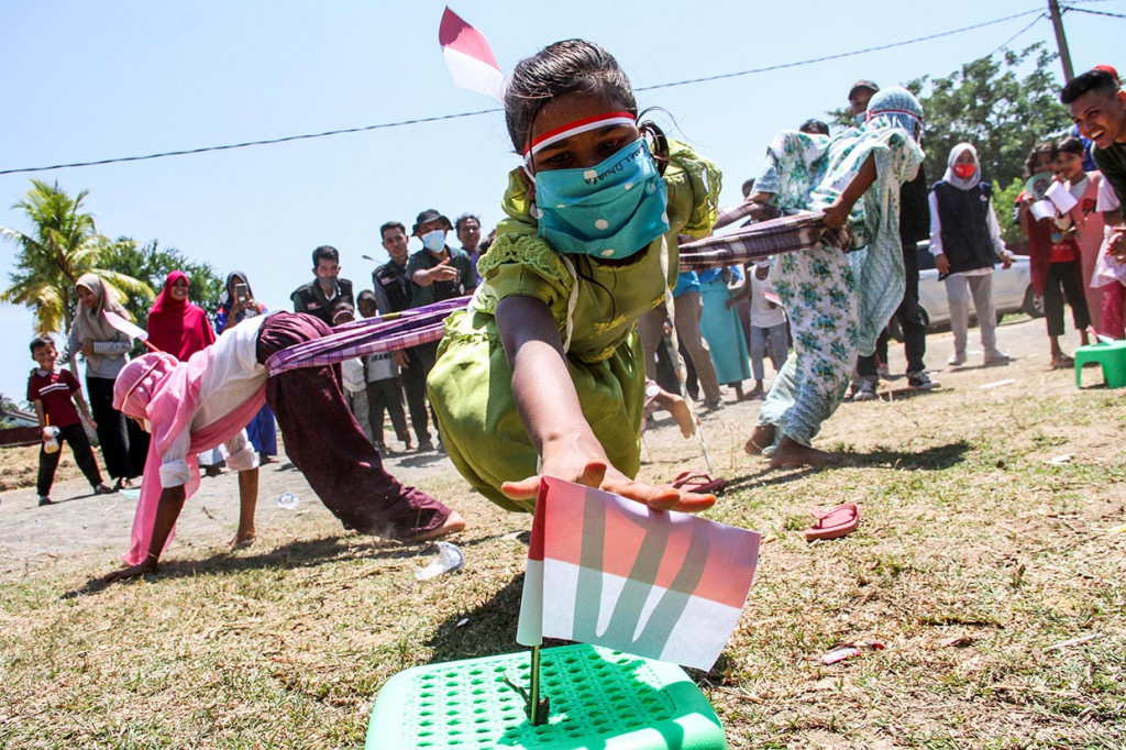 Aneka lomba antar para pengungsi etnis Rohingya itu diselenggarakan dalam rangka memeriahkan HUT ke-75 Republik Indonesia.