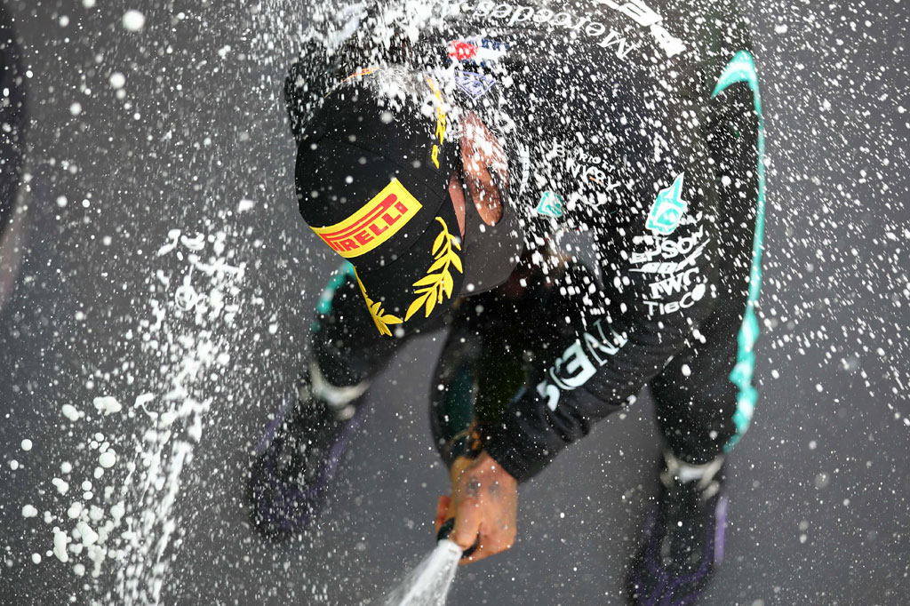 Dengan podium ke-156 selama kariernya itu, Hamilton kini memperlebar jaraknya pada puncak klasemen pembalap menjadi 37 poin dari Verstappen setelah enam balapan.