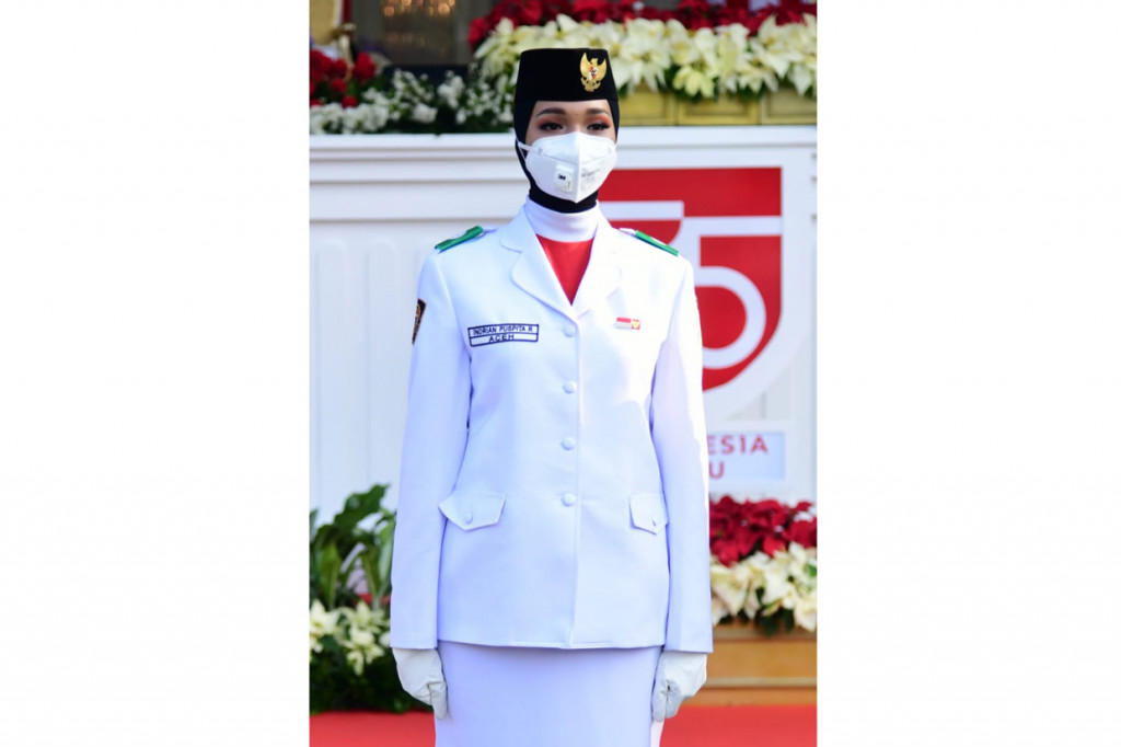 Indrian Puspita Rahmadhani dari Provinsi Aceh terpilih sebagai pembawa bendera Merah Putih.