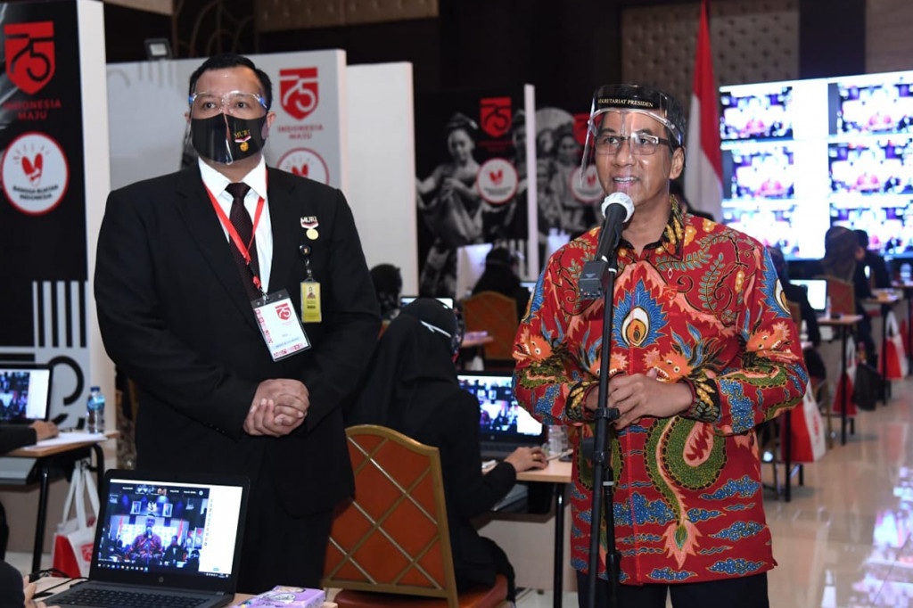 Pendiri Muri Jaya Suprana mengklaim peserta upacara terbanyak ini bukan hanya memecah rekor di Indonesia namun juga di dunia. Pihak istana diketahui menyediakan kuota sebanyak 17.845 bagi masyarakat untuk mengikuti upacara.