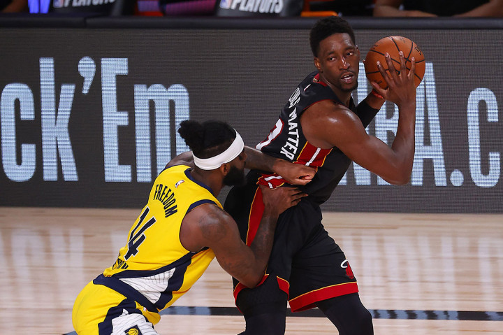 Bam Adebayo membuat double-double dengan 17 poin dan rebound tertinggi laga dengan 10 rebound untuk Heat, sedangkan Herro sang rookie yang membuat debut playoff NBA pertamanya, mengemas 15 poin sebagai pemain cadangan.