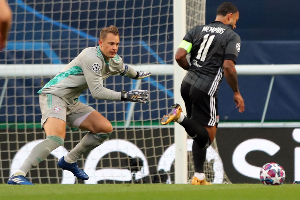 Lyon sebetulnya sempat mengancam di awal laga saat Maxence Caqueret mampu memotong umpan Thiago Alcantara dan mengirimkan ke Memphis Depay. Kapten Lyon itu kemudian memperdaya kiper Manuel Neuer, tetapi tembakan penyelesaiannya hanya menghantam sisi luar jaring gawang.