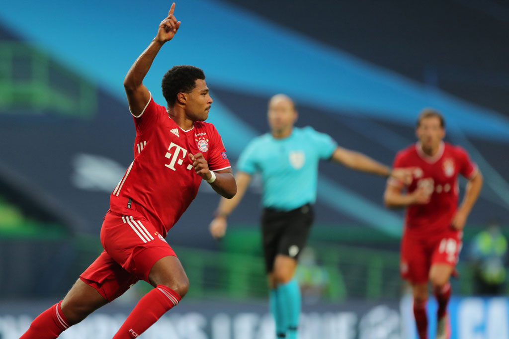 Semenit kemudian, Bayern membuka keunggulan mereka ketika Serge Gnabry menghindari hadangan tak kurang dari empat bek Lyon, sebelum melepaskan tembakan keras ke pojok kiri atas gawang lawan.