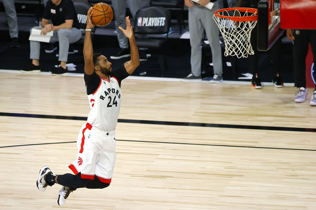 Sementara Norman Powell menyumbang 24 poin, Kyle Lowry 21 poin, serta Pascal Siakam 19 poin.