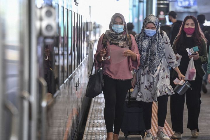 PT Kereta Api Indonesia Daerah Operasional (Daop) 1 Jakarta menambah perjalanan kereta api untuk mengantisipasi lonjakan penumpang pada libur panjang Tahun Baru Islam 1442 Hijriah.