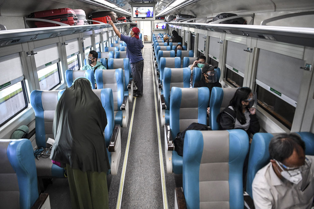 Peningkatan penumpang terlihat pada data keberangkatan Rabu, 19 Agustus 2020 sebanyak 7.800 penumpang. Mengantisipasi melonjaknya penumpang, Daop 1 menambah jumlah perjalanan KA menjadi 27 keberangkatan per hari.