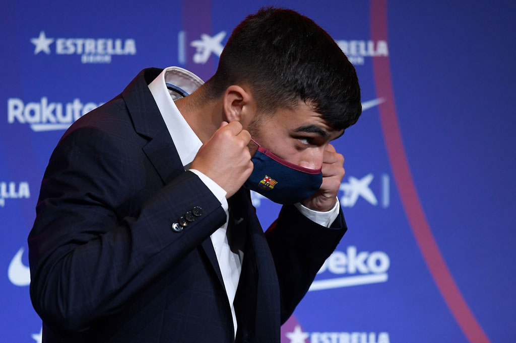 Sementara itu Presiden Barca Josep Maria Bartomeu menyatakan bahwa Pedri merupakan salah satu bintang muda hebat Eropa di masa mendatang. 