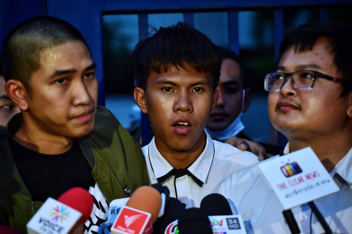  Penyanyi rap lain yang ditangkap, Thanayut Na Ayutthaya, 19, juga dikenal dengan nama Elevenfinger.