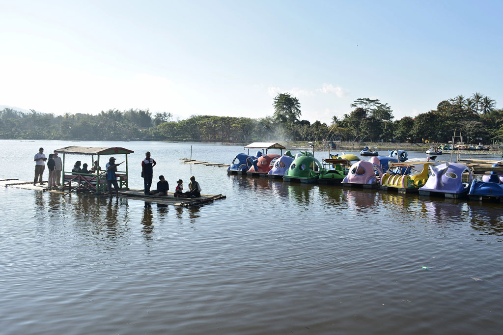 Wisata Situ Bagendit menjadi salah satu tujuan wisata alam di Kabupaten Garut pada libur Tahun Baru Islam dan libur akhir pekan.