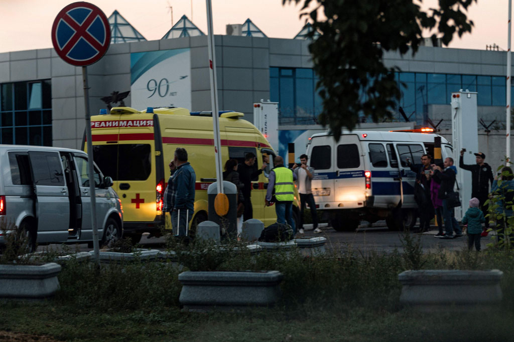 Pemimpin oposisi Rusia Alexei Navalny kemudian dibawa dengan menggunakan ambulans menuju bandara di Kota Omsk untuk diterbangkan ke Jerman.