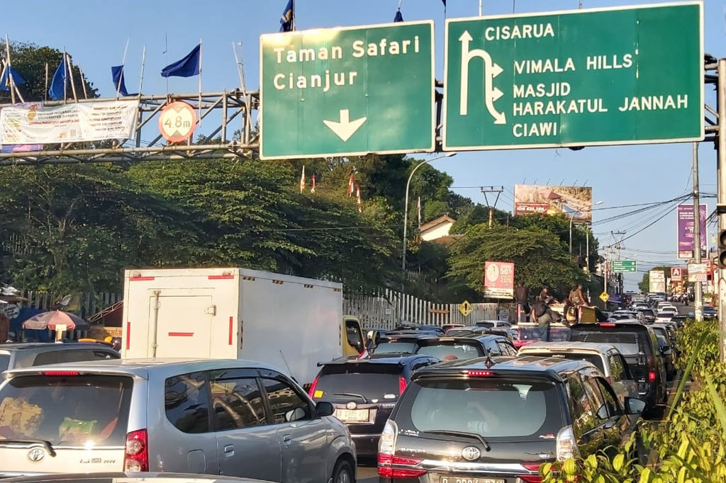 Satlantas Polres Bogor, Jawa Barat sempat menutup jalur menuju kawasan Puncak pada Sabtu, 22 Agustus 2020, mulai pukul 12.30 WIB. Hal ini dilakukan untuk mengurai kepadatan lalu lintas di wilayah tersebut.