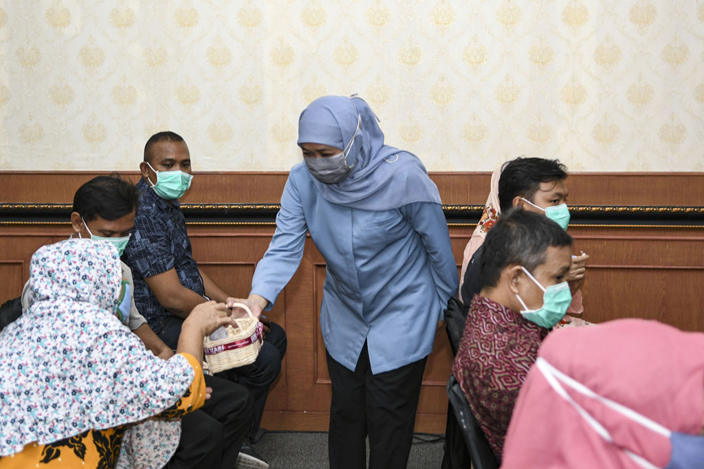 Bantuan pangan jaring pengaman sosial (JPS) tahap II dan tahap III itu diserahkan secara simbolis kepada 50 perwakilan kelompok penerima manfaat (KPM) di kantor perwakilan di Jakarta, Sabtu, 22 Agustus 2020. Total bantuan pangan disalurkan tahap dua dan tiga sebanyak 2.000 KPM.