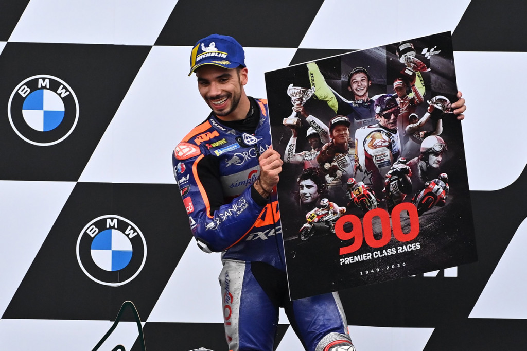 Miguel Oliveira menjadi pemenang balapan historis, yakni race ke-900 di kelas premier.