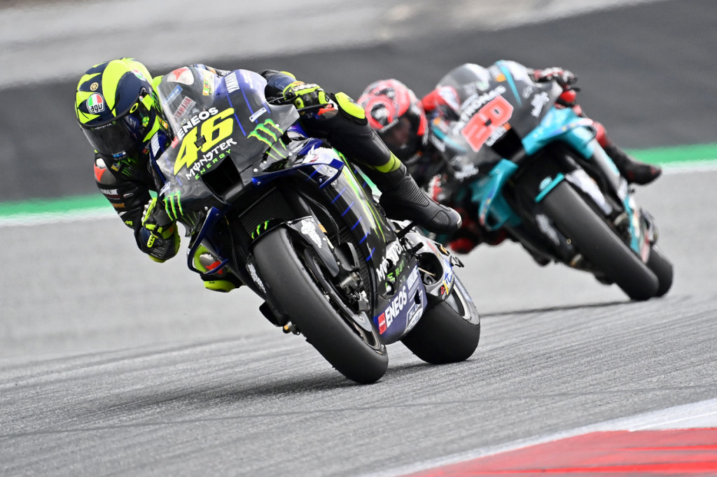 Adapun Valentino Rossi menjadi satu-satunya pebalap Yamaha yang berhasil finis 10 besar.