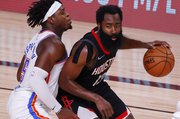 Di kubu Houston, James Harden memimpin dengan 32 poin, 15 assist dan empat steal