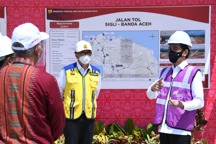 Selanjutnya, pertumbuhan ekonomi saling terhubung antara titik yang satu dengan titik yang lain sehingga perekonomian bergerak lebih cepat. 