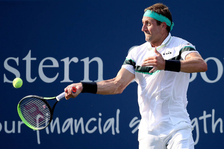 Tapi petenis AS Sandgren sempat membuat petenis Serbia itu kewalahan saat ia bertahan dari lima match point pada game sebelumnya.