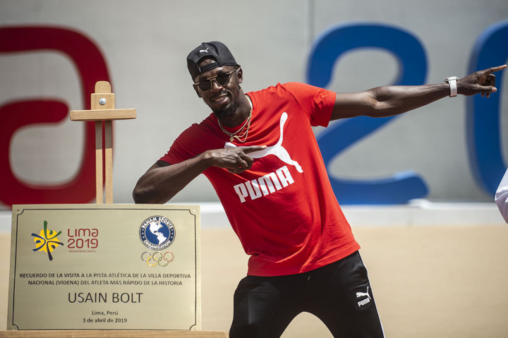 Pernyataan Simms ini membenarkan laporan sebelumnya oleh media Jamaika bahwa sprinter yang sudah pensiun itu dinyatakan positif, hanya beberapa hari setelah ia merayakan ulang tahunnya yang ke-34 dengan pesta mewah di tengah pandemi covid-19.