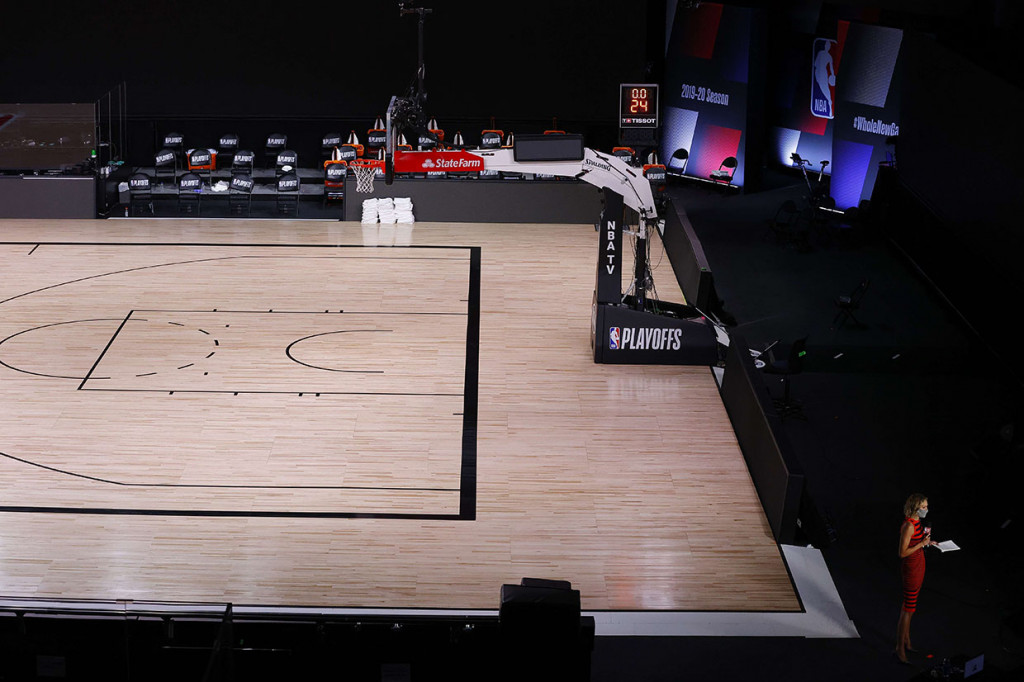 Bucks dan Magic dijadwalkan untuk bermain Kamis, 27 Agustus 2020 dini hari WIB, tetapi Bucks memilih tidak hadir di lapangan. Setelah boikot Bucks menjadi resmi, empat tim lain yang akan bermain di gim kelima pada hari yang sama mempertimbangkan kemungkinan boikot sebelum NBA menunda pertandingan.