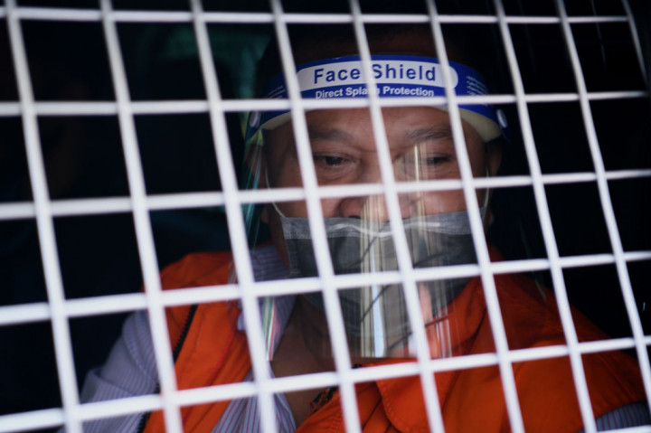 Adapun tersangka Deddy disangkakan melanggar Pasal 12 Huruf a atau Pasal 12 Huruf b atau Pasal 11 dan Pasal 12 B Undang-Undang Nomor 31 Tahun 1999 tentang Pemberantasan Tindak Pidana Korupsi sebagaimana telah diubah dengan Undang-Undang Nomor 20 Tahun 2001 juncto Pasal 64 Ayat (1) KUHP.