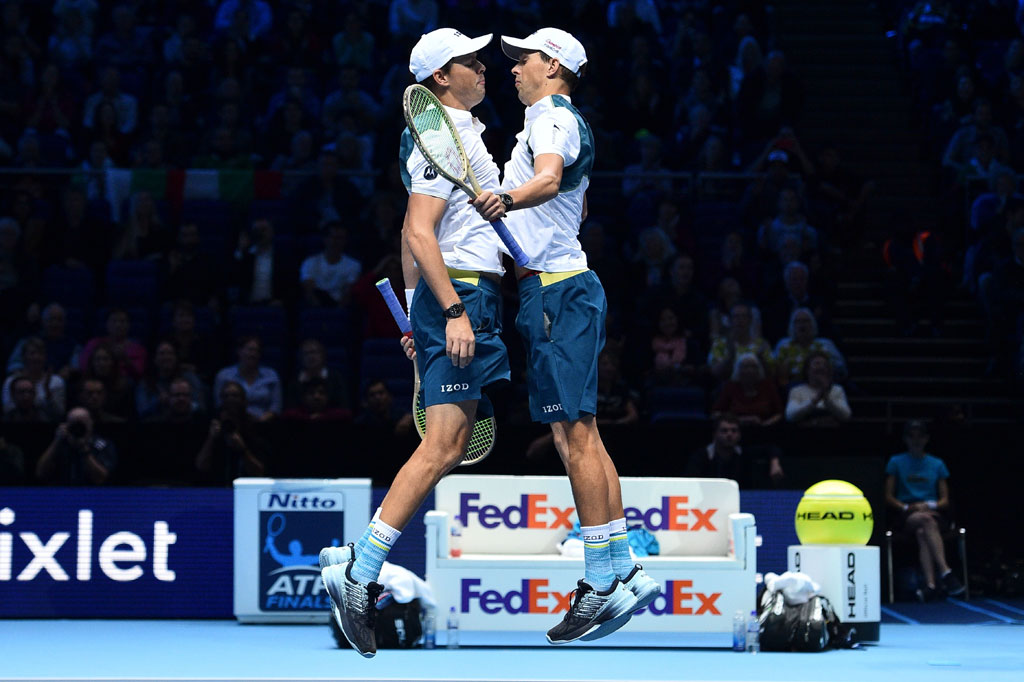 Pasangan asal California itu menempati puncak ranking ganda dunia selama 438 minggu dan menjadi pasangan pertama yang meraih Career Golden Masters pada 2014 dengan kemenangan di Shanghai yang berarti mereka telah memenangi semua kesembilan turnamen ATP World Tour Masters 1000.