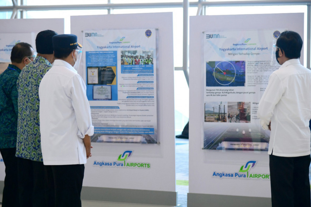 Presiden juga memuji Gubernur DIY yang memiliki keahlian dalam desain arsitektur. Hal ini bisa dilihat dari desain eksterior dan interior bandara. Ia juga berterima kasih pada PT PP dan AP I yang mengerjakan Bandara Internasional Yogyakarta dengan baik. 