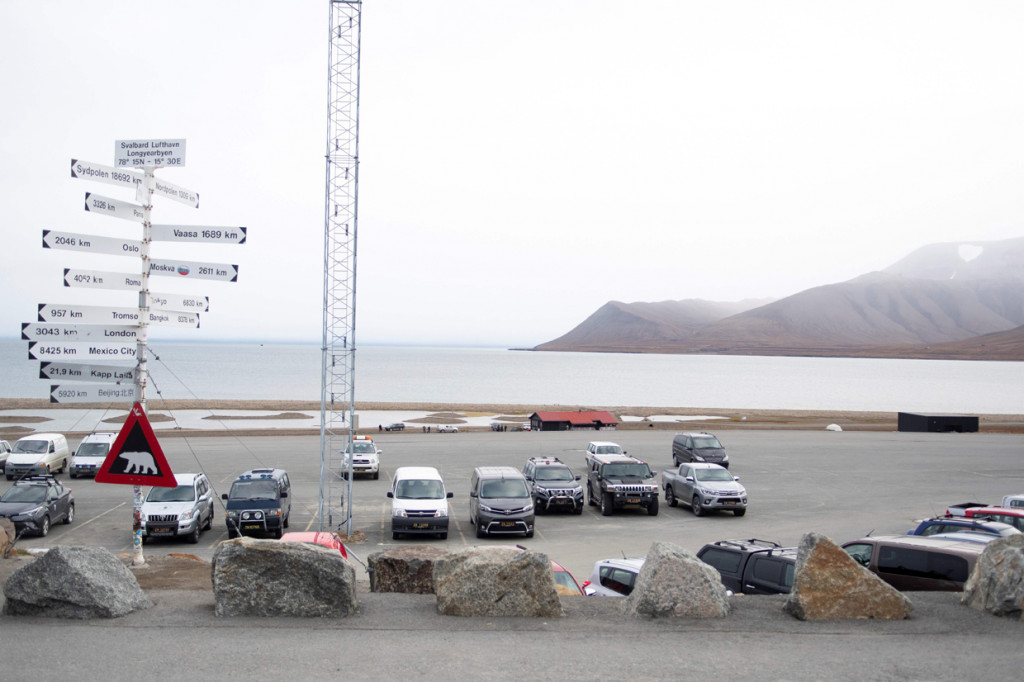 Suasana area perkemahan dekat Longyearbyen, kota utama dari gugus kepulauan Svalbard, dimana seorang pria meninggal diserang oleh beruang kutub.