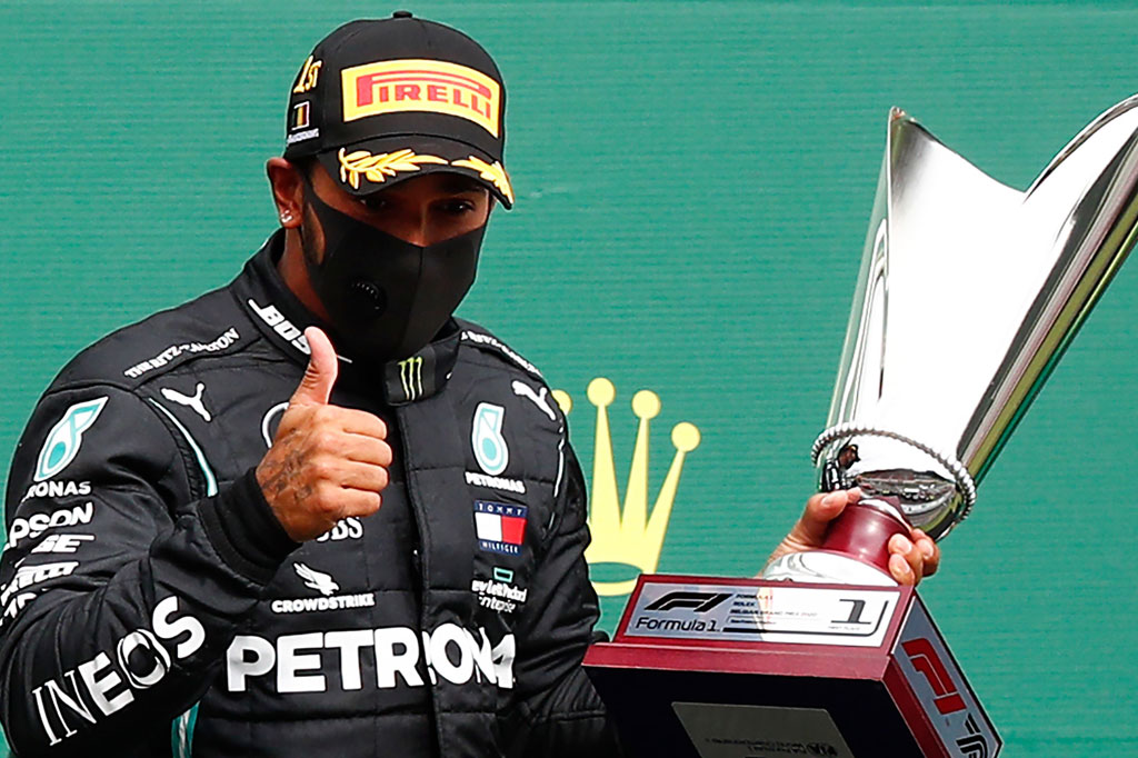 Rekan setim Hamilton di Mercedes, Valtteri Bottas, berada di urutan kedua, tertinggal 8,448 detik. Sementara Max Verstappen dari Red Bull di posisi ketiga dengan selisih waktu 15,455 detik dari Hamilton. Tiga teratas berada di urutan yang sama sepanjang balapan.