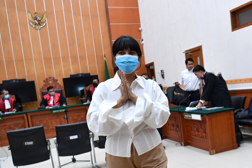 Vanessa Angel menjalani sidang perdana terkait kasus narkoba di Pengadilan Negeri Jakarta Barat.