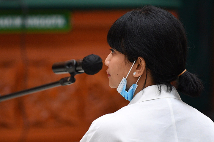 Dalam sidang perdananya, Vanessa Angel didakwa atas kepemilikan psikotropika golongan IV yaitu 20 pil xanax.