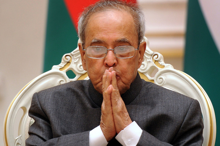 Mukherjee adalah politisi veteran yang menjabat sebagai menteri luar negeri dan keuangan pada pemerintahan sebelumnya yang dipimpin oleh partai Kongres, yang sekarang menjadi oposisi.