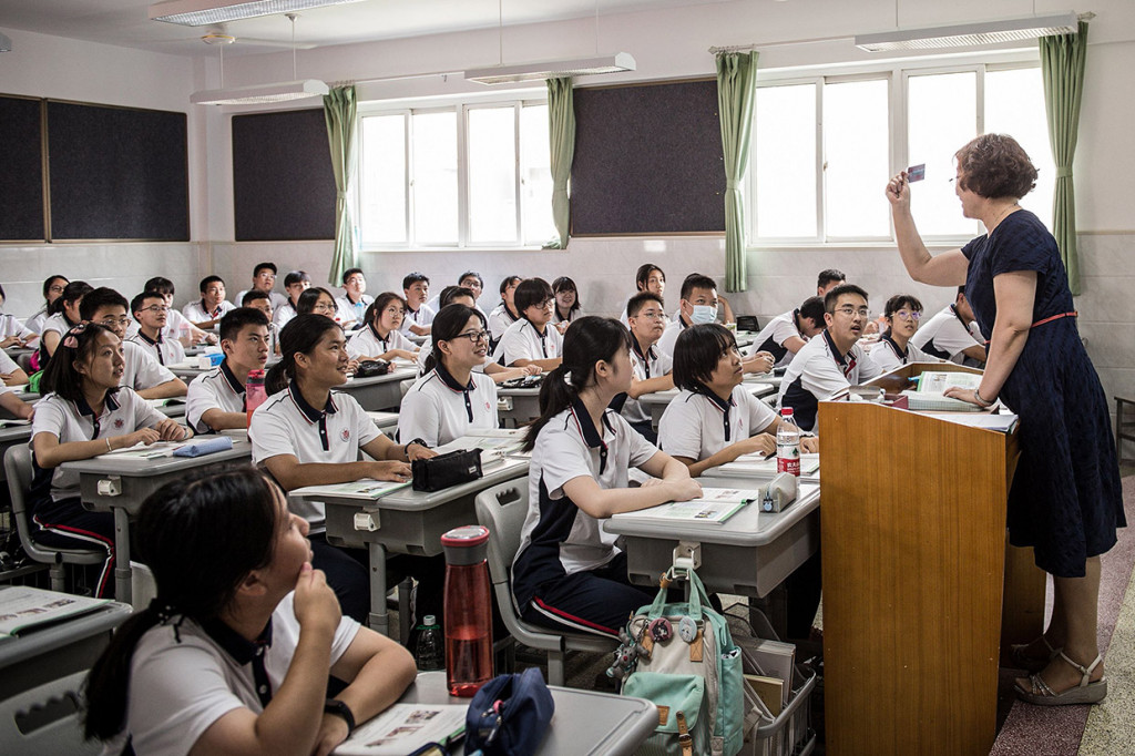 Pemerintah setempat telah menyusun rencana darurat untuk beralih ke pembelajaran daring seandainya wabah baru kembali muncul. Pihaknya juga mengimbau para murid agar menggunakan masker pergi dan pulang sekolah serta jika memungkinkan menghindari transportasi umum.