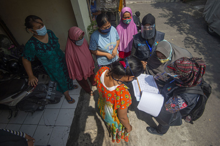 Sebelumnya, sebanyak 54,1 juta penduduk terdaftar dalam sensus penduduk yang dilaksanakan secara daring sejak 15 Februari 2020 hingga 29 Mei 2020. 