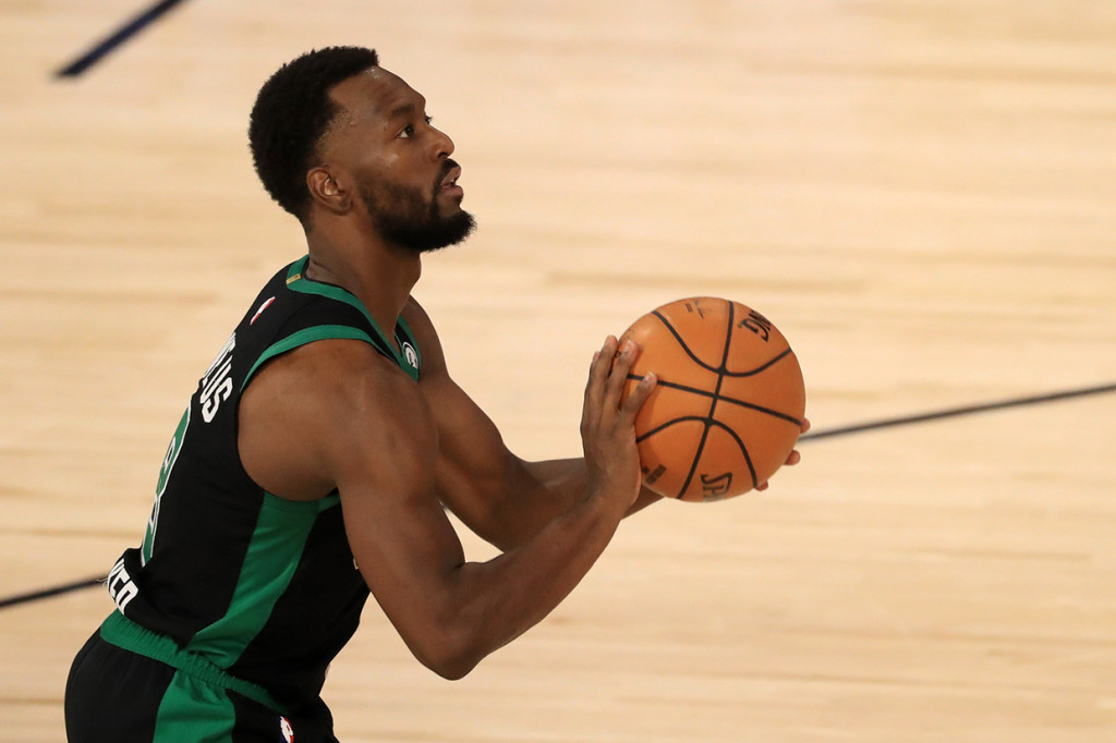 Kemba Walker menambahkan 17 dan Jaylen Brown mencetak 16 poin untuk membawa Celtics memimpin 2-0 dalam seri best-of-seven. 