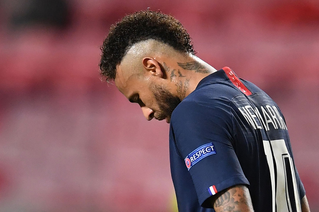 Surat kabar olahraga Prancis L'Equipe melaporkan bahwa ketiga pemain tersebut baru kembali dari liburan di Ibiza, Spanyol dan sekarang akan dikarantina selama tujuh hari.