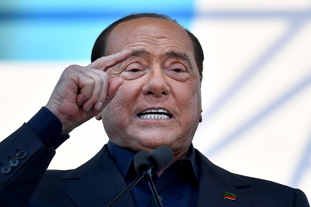 Berlusconi, yang pernah menjadi pemilik AC Milan, menegaskan akan melanjutkan aktivitas politiknya pada kampanye pemilihan calon dari Partai Forza Italia yang dipimpinnya. Forza Italia akan bertarung dalam pemilihan lokal yang dijadwalkan September.