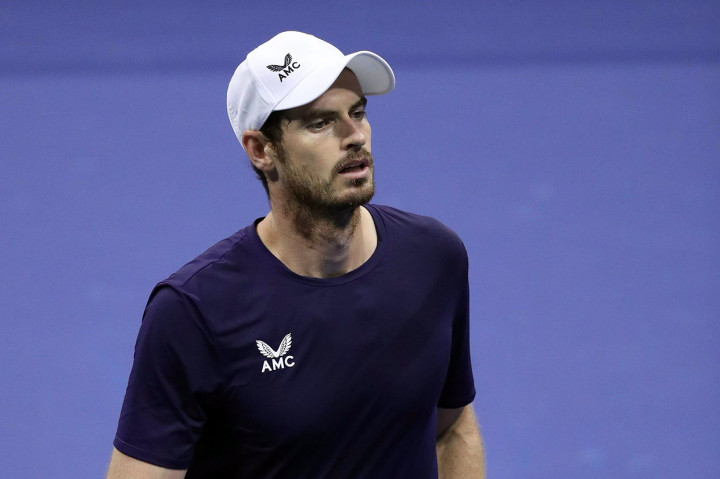 Sebelumnya di babak pertama, Rabu, 2 September lalu, Murray menjalani laga sengit melawan petenis Jepang Yoshihito Nishioki dan berhasil menang dalam lima set. Sayangnya, pria berkebangsaan Skotlandia itu tak mampu mengulang kesuksesannya tersebut saat menghadapi Auger-Aliassime yang terus mendominasi sejak awal hingga akhir permainan.