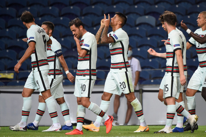 Tampil tanpa Cristiano Ronaldo, Selecao menang telak 4-1 atas Kroasia.