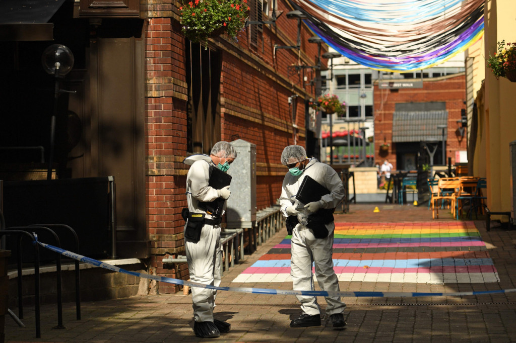 Insiden sejumlah penusukan secara acak terjadi di Birmingham, Inggris. Satu orang tewas dan dua korban lainnya dalam kondisi kritis akibat insiden tersebut.

