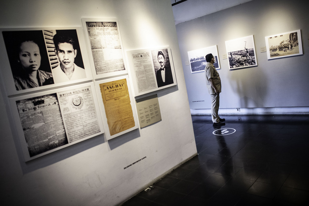 Pameran ini menampilkan 75 dokumen visual baik foto, lukisan, sketsa, serta arsip surat kabar periode 1900-1942 dalam rangka mengajak masyarakat melihat rekam jejak intelektual semasa pergerakan nasional.