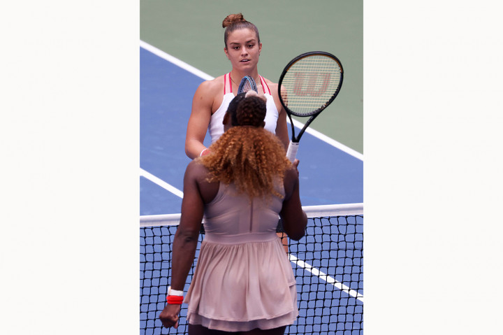 Unggulan ketiga Serena Williams melaju ke perempat final US Open (AS Terbuka) 2020 setelah menang tiga set atas petenis Yunani Maria Sakkari
