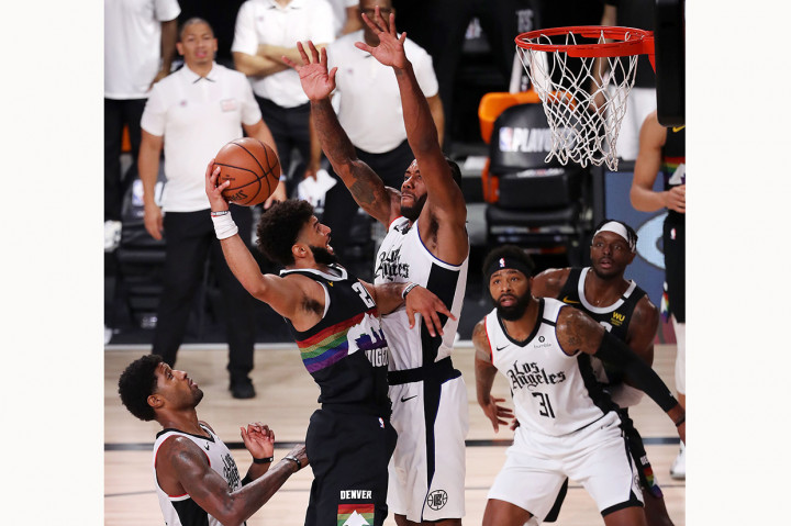 Guard Nuggets Jamal Murray yang dua kali melesakkan 50 poin pada babak pertama melawan Jazz, terkekang pada 14 poin setelah hanya berhasil pada lima dari 17 lemparan. Namun dia membukukan asisst tertinggi dalam laga ini sebanyak delapan assist.