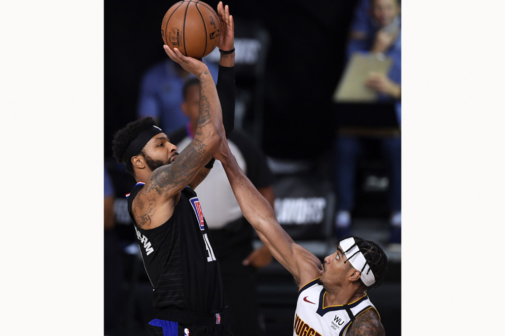 Marcus Morris Sr membukukan 12 poin, Montrezl Harrell 11 poin dan Williams 10 poin untuk Clippers. Paul Millsap dan Jerami Grant masing-masing 11 poin untuk Nuggets, sedangkan Gary Harris menyumbangkan 10 poin. 