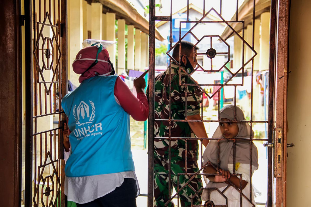 Sebanyak lima pengungsi etnis Rohingya kabur dari tempat penampungan Balai Latihan Kerja (BLK) Desa Meunasah Mee Kandang, Lhokseumawe, Aceh, sejak Senin, 7 September 2020 pagi. Hingga kini lembaga PPB untuk pengungsian (UNHCR) bersama kepolisian masih melakukan pencarian terhadap mereka.