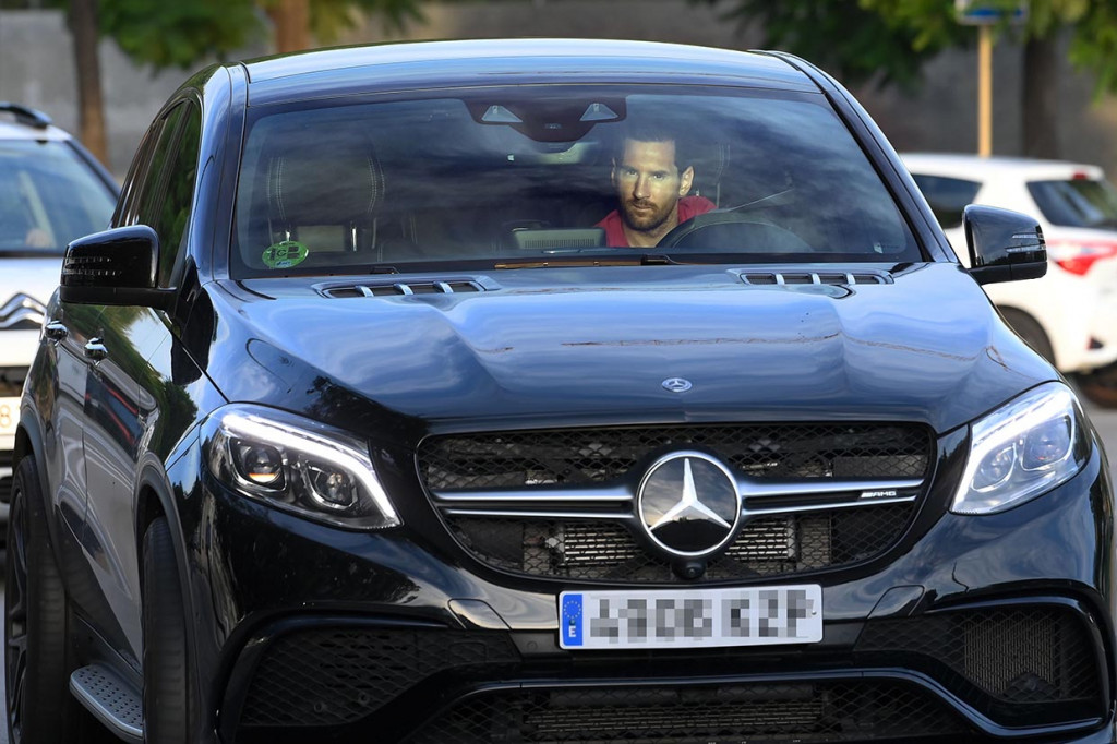 Lionel Messi kembali ke tempat latihan Barcelona untuk pertama kalinya pada Senin, 7 September 2020 waktu setempat, sejak usahanya untuk meninggalkan klub musim panas ini gagal.