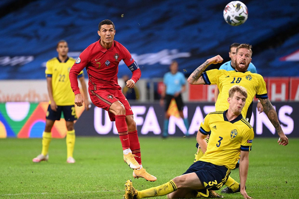 Pada menit ke-72, Portugal berhasil menggandakan keunggulan mereka lewat gol kedua Ronaldo di laga itu sekaligus ke-101 dalam karier internasionalnya.