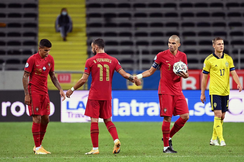 Hasil itu mengantarkan Portugal mantap di di puncak klasemen Grup A3 dengan koleksi enam poin, unggul selisih gol atas Prancis yang dalam laga lain juga menang melawan Kroasia. Sementara Swedia tak beranjak dari posisi ketiga berkat keunggulan selisih gol dibandingkan Kroasia, meski sama-sama belum punya poin.