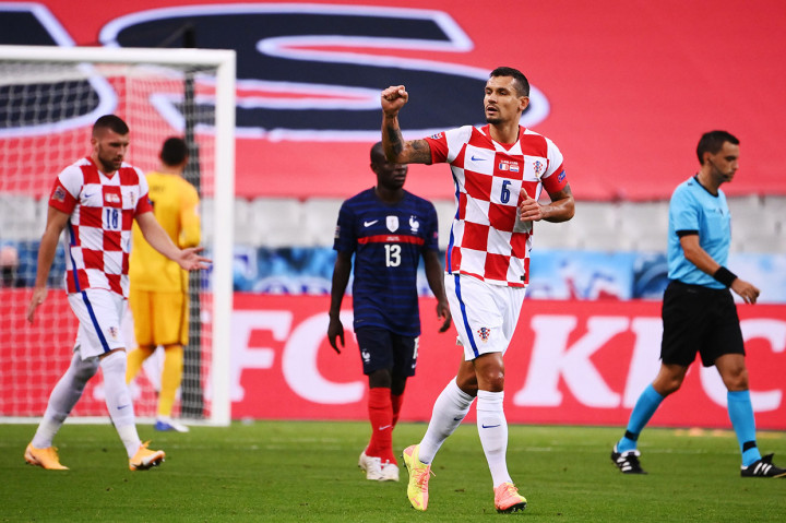Tuan rumah sempat tertinggal lebih dulu pada menit ke-16 lewat gol bek Dejan Lovren, menyambar bola liar dalam situasi sepak pojok Marcelo Brozovic yang tak mampu diantisipasi kiper Hugo Lloris.