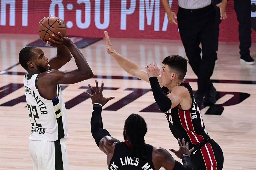 Tanpa Antetokounmpo, Khris Middleton menjadi topskor bagi Milwaukee. Ia menyumbang 23 poin. Brook Lopez mencetak 15 poin dan 14 rebound, Donte DiVincenzo mencetak 17 poin, Wesley Matthews dan Marvin Williams masing-masing menyumbang 11 poin, sedangkan Eric Bledsoe menyumbang sembilan assist untuk Bucks.
